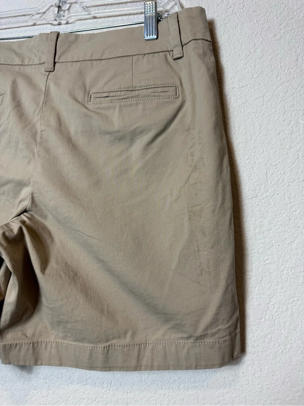 Tommy Hilfiger Women's Mid-Rise Tan Bermuda Shorts Cotton Stretch Casual Size 12